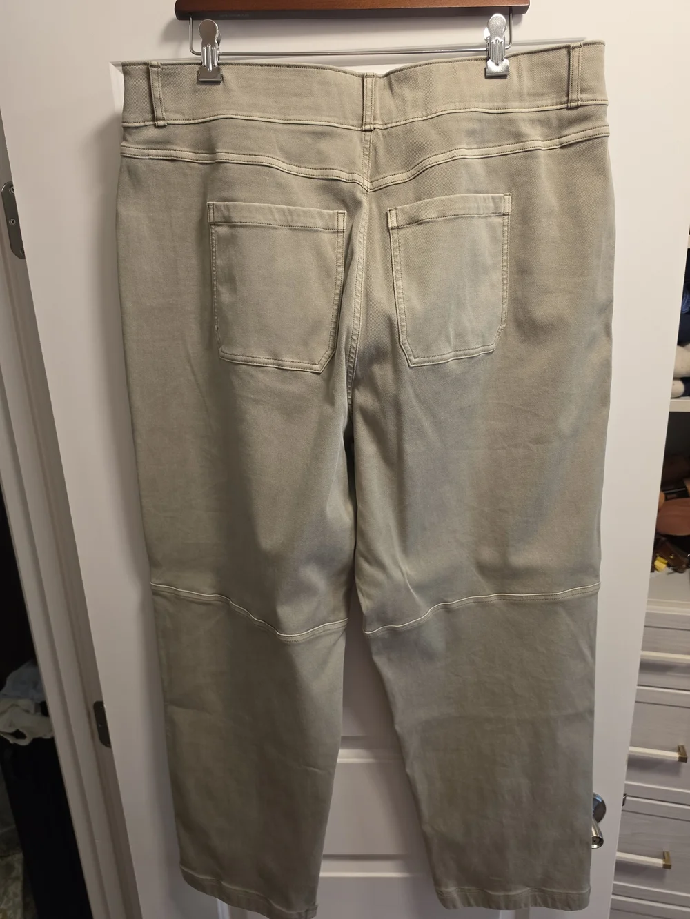 NWOT SPANX stretch twill straight leg pants in Sage - Picture 9 of 10